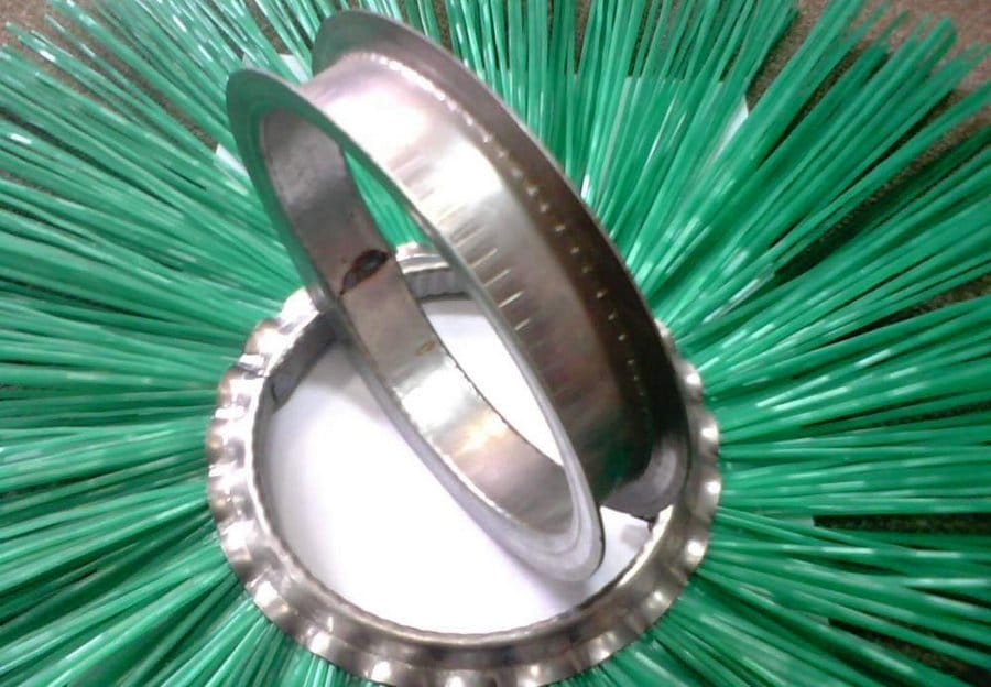 Использование классических щеточных дисков с металлическим кольцом